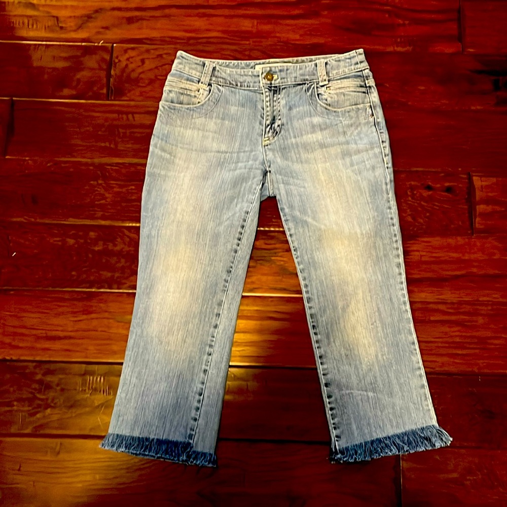 Chico’s Cropped denim jeans; Size 00